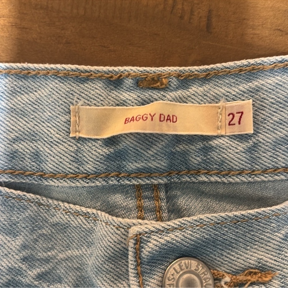 Levi’s Baggy Dad Jeans - Picture 3 of 3